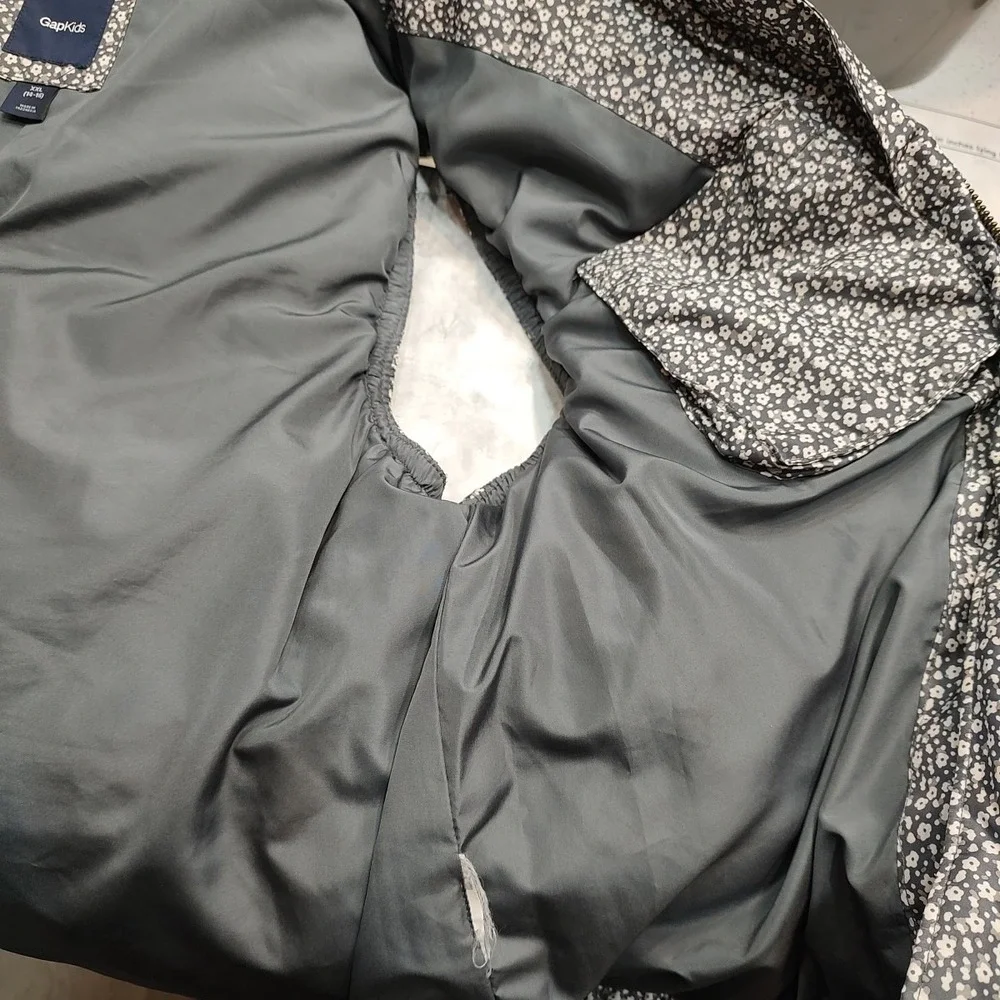 Girls Gap Puffer Vest Sz‎ XXL 14/16 Sleeveless  Floral Gray White Inner Pockets